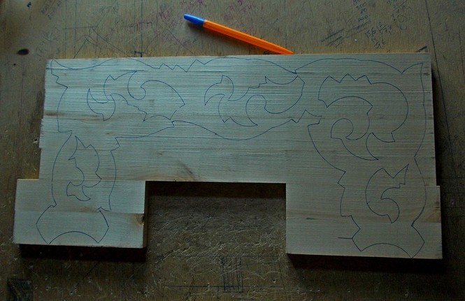 Эскиз рисунка резьбы на деревянной заготовке